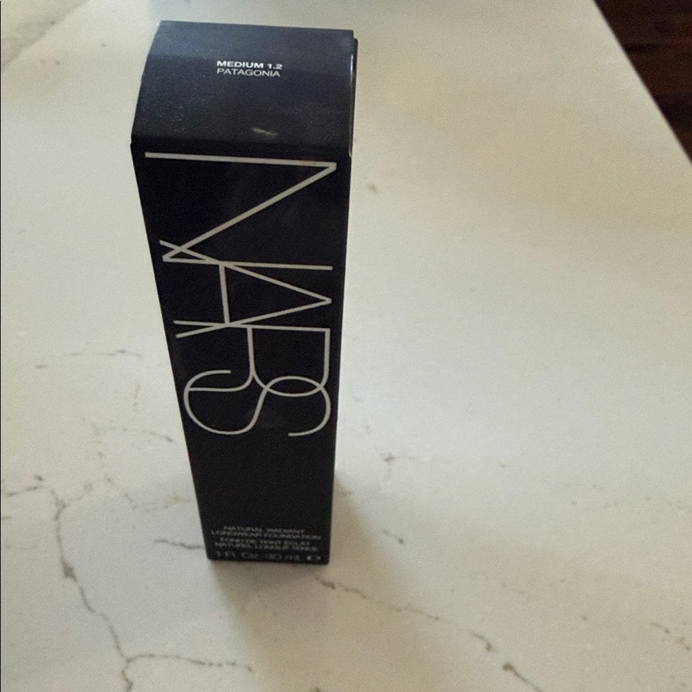 NARS Medium 1.2 Patagonia Foundation - Black Packaging new